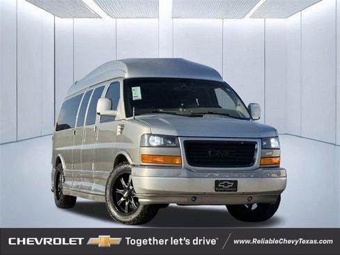 Used 2010 GMC Savana 2500 w/ Preferred Equipment Group image 1