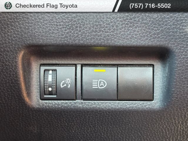 Used 2023 Toyota RAV4 LE AWD/4WD image 10
