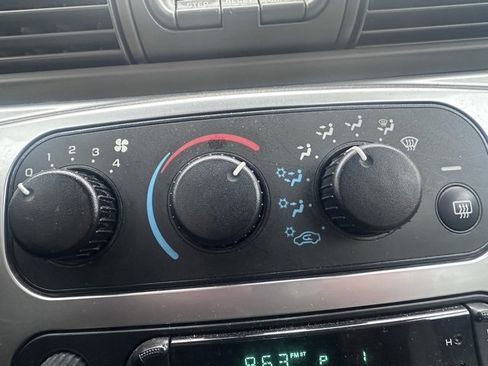 Used 2006 Chrysler Sebring Touring image 26