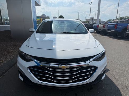 Used 2024 Chevrolet Malibu LT FWD image 3