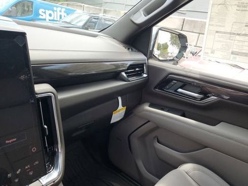 New 2026 GMC Yukon XL Elevation AWD/4WD image 25