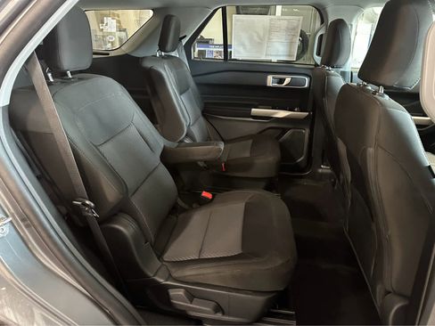 Used 2023 Ford Explorer XLT image 44