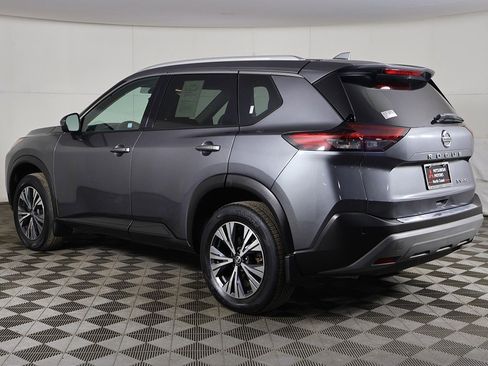 Used 2021 Nissan Rogue SV w/ Premium Package image 9