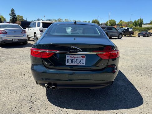 Used 2017 Jaguar XF Prestige RWD image 4