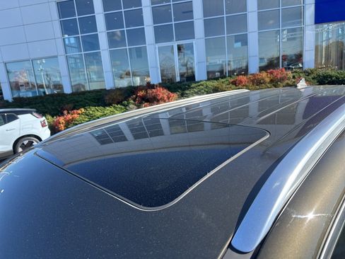 Used 2024 Kia Telluride EX w/ EX Captain's Chair Package image 9