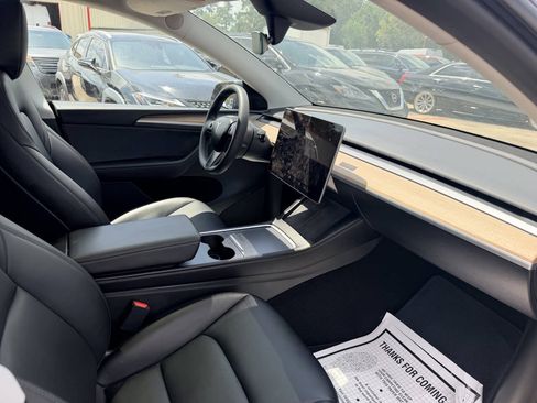 Used 2023 Tesla Model Y Long Range AWD/4WD image 18