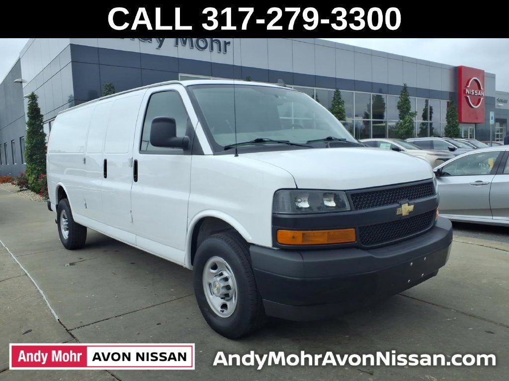Used 2022 Chevrolet Express 3500 Extended w/ Driver Convenience Package RWD image 2