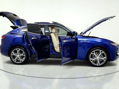 Used 2023 Maserati Levante GT AWD/4WD image 20