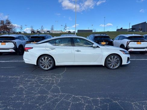 New 2025 Nissan Altima 2.5 SL image 2