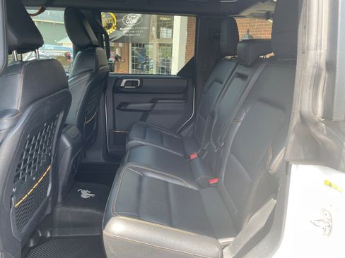 Used 2024 Ford Bronco Badlands AWD/4WD image 13