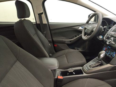 Used 2017 Ford Focus SEL image 21