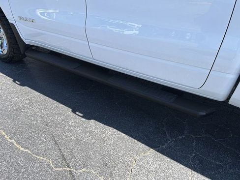 Used 2023 RAM 1500 Big Horn AWD/4WD image 32