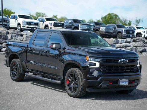 Used 2025 Chevrolet Silverado 1500 RST w/ Redline Edition AWD/4WD image 3