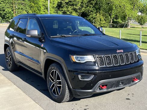 Used 2021 Jeep Grand Cherokee Trailhawk w/ Trailhawk Luxury Group image 1