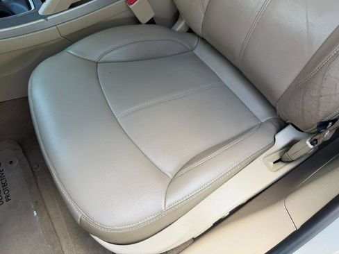 Used 2012 Buick LaCrosse Leather FWD image 22