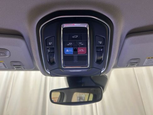 Used 2024 Jeep Grand Cherokee Limited AWD/4WD image 18
