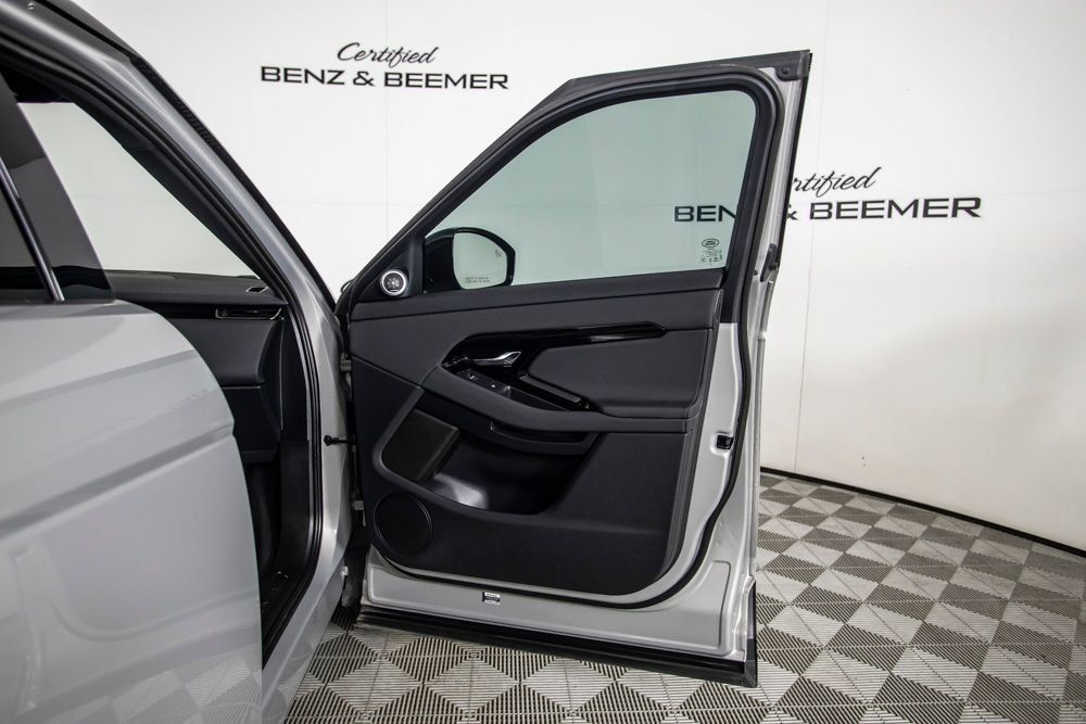 Used 2026 Land Rover Range Rover Evoque S AWD/4WD image 19