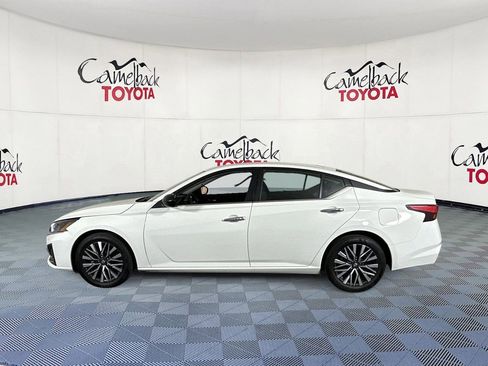Used 2025 Nissan Altima 2.5 SV FWD image 4