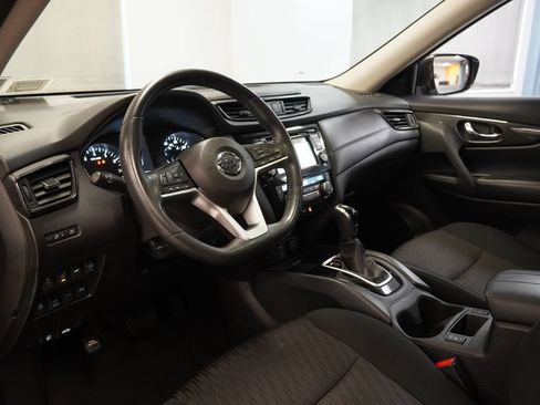 Used 2017 Nissan Rogue SV w/ SV Premium Package AWD/4WD image 6