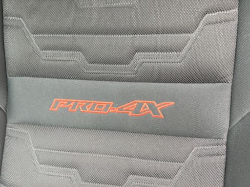 Used 2026 Nissan Frontier PRO-4X AWD/4WD image 18
