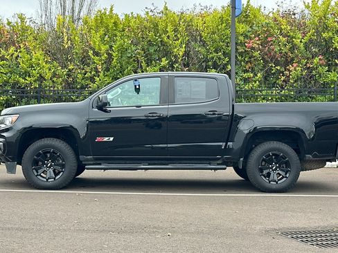 Used 2021 Chevrolet Colorado Z71 w/ Z71 Midnight Edition image 5