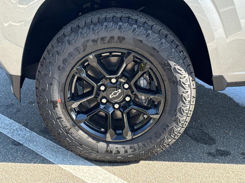 New 2025 Chevrolet Colorado Z71 w/ Midnight Edition image 9