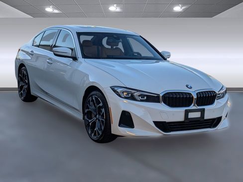 Certified 2025 BMW 330i xDrive Sedan w/ Premium Package image 7