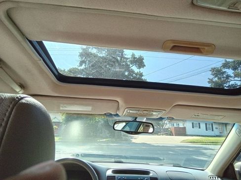 Used 2005 Toyota Camry XLE image 11