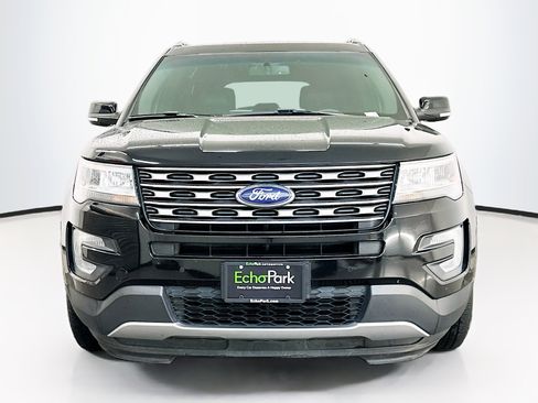 Used 2016 Ford Explorer XLT w/ Equipment Group 202A AWD/4WD image 2