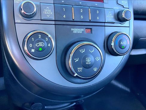 Used 2011 Kia Soul + image 29