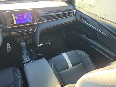 Certified 2025 Toyota Camry SE image 11