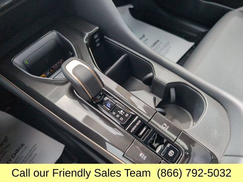 Used 2025 Toyota Crown Platinum AWD/4WD image 23