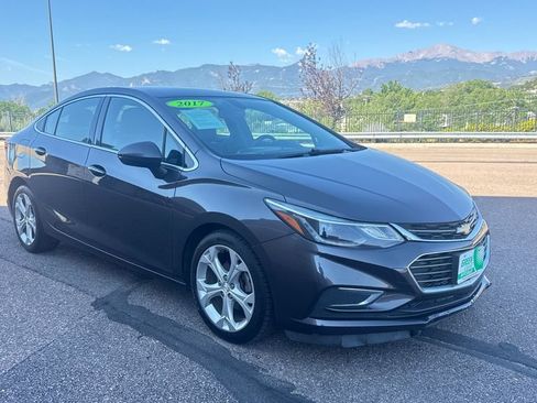 Used 2017 Chevrolet Cruze Premier FWD image 19