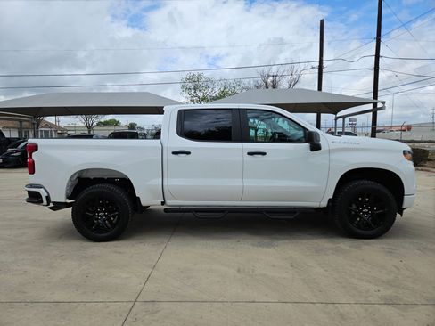 Certified 2023 Chevrolet Silverado 1500 Custom image 2