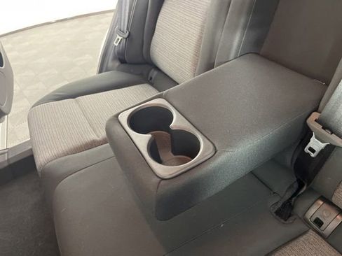Used 2022 Nissan Rogue SV FWD image 41