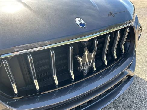 Used 2023 Maserati Levante GT AWD/4WD image 31