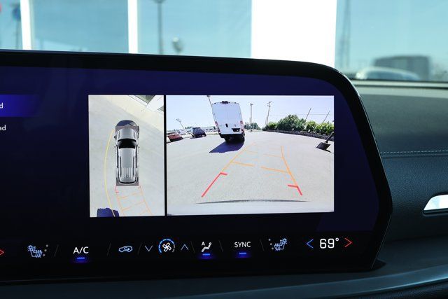 Used 2024 Chevrolet Traverse LT FWD image 17