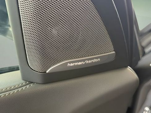 Used 2026 BMW X7 xDrive40i w/ M Sport Package image 17