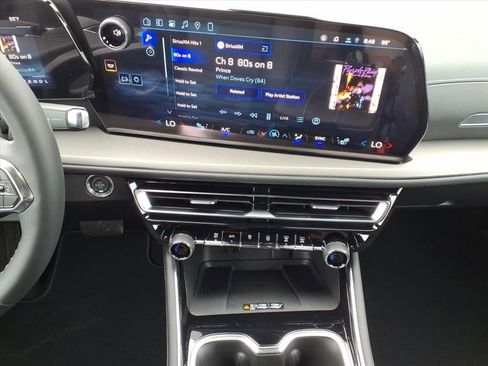 New 2026 Chevrolet Traverse LT w/ Enhanced Driving Package FWD image 24