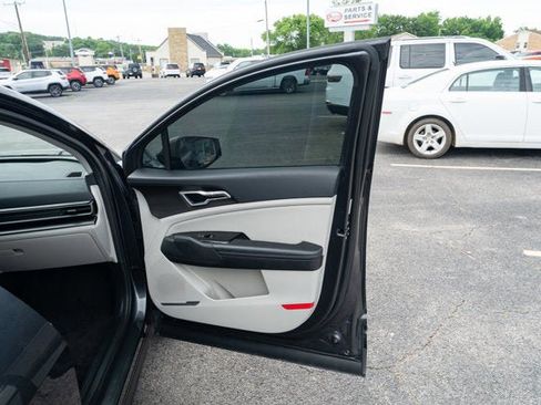 Used 2024 Kia Sportage EX FWD image 13