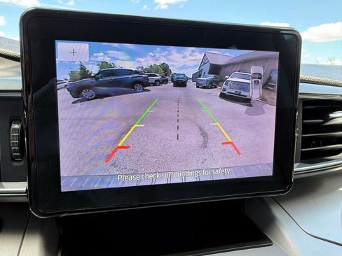 Used 2023 Ford Explorer XLT w/ Equipment Group 202A RWD image 33