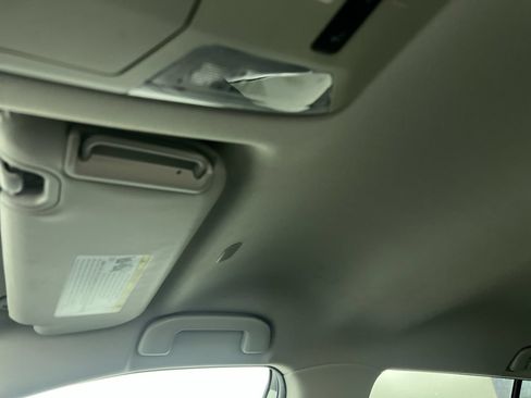 Used 2024 Toyota RAV4 XLE FWD image 15