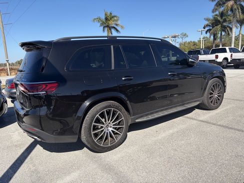 Used 2023 Mercedes-Benz GLS 580 4MATIC image 2