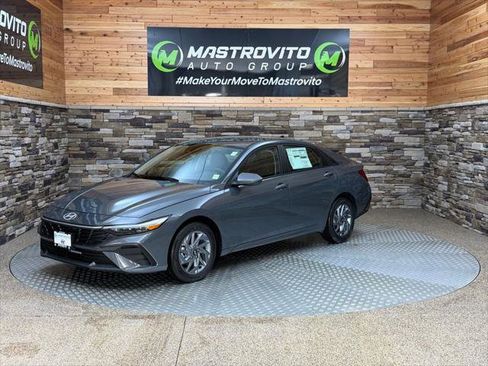 New 2026 Hyundai Elantra Hybrid FWD image 5