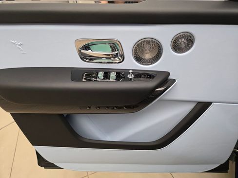 Certified 2025 Rolls-Royce Cullinan Black Badge image 31