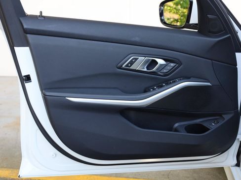 Used 2019 BMW 330i Sedan w/ Driving Assistance Package RWD image 16