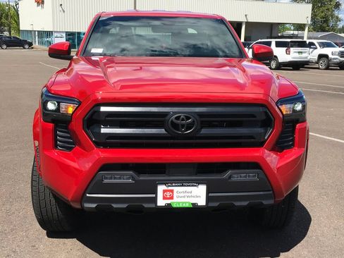 Used 2025 Toyota Tacoma SR5 AWD/4WD image 10