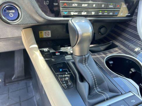 Certified 2022 Lexus RX 450h AWD w/ Luxury Package image 18