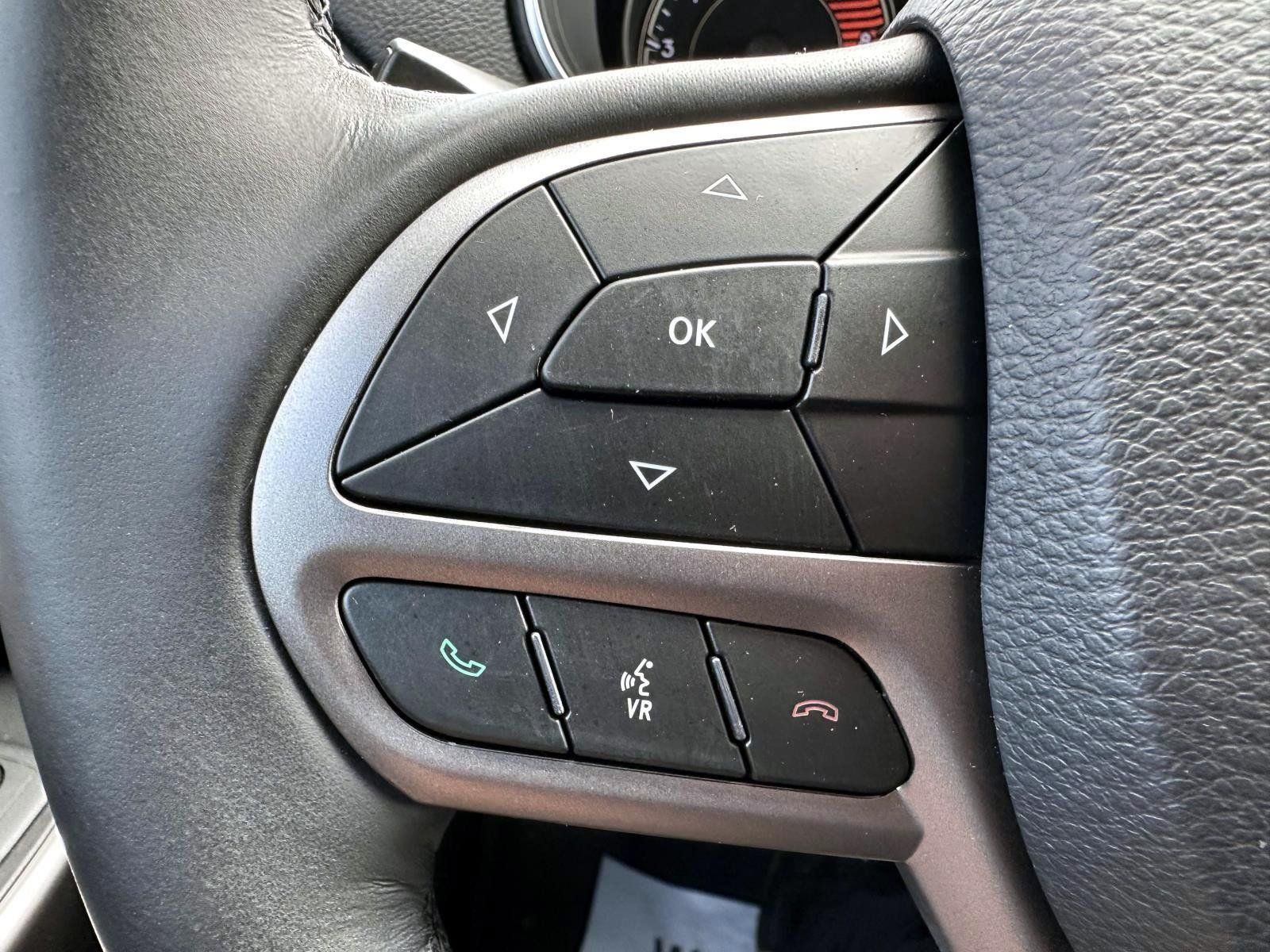 Used 2019 Jeep Cherokee Limited AWD/4WD image 17