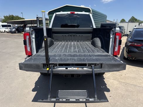 Used 2026 Ford F350 Platinum w/ Tremor Off-Road Package AWD/4WD image 11